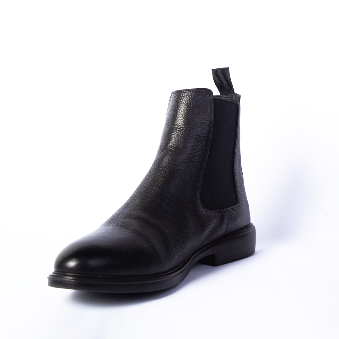 Plain Black Chelsea Boots